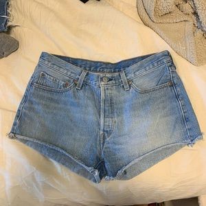 levi’s 501 mid-rise wedgie shorts
